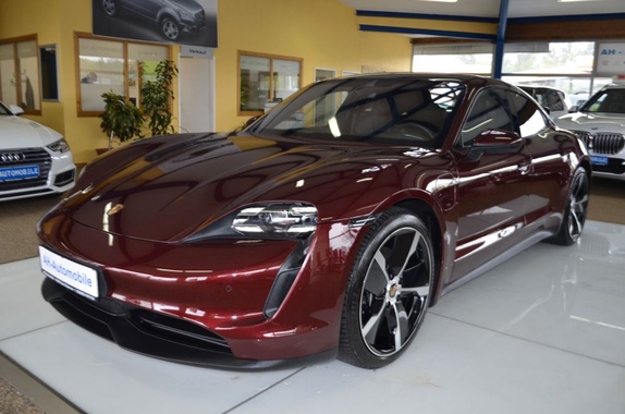 Porsche Taycan 2021