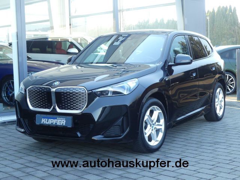 BMW iX1