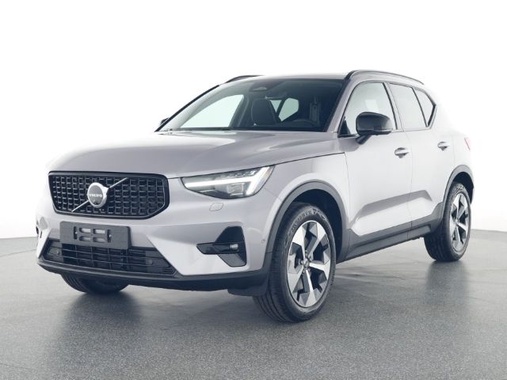 Volvo XC40 2025
