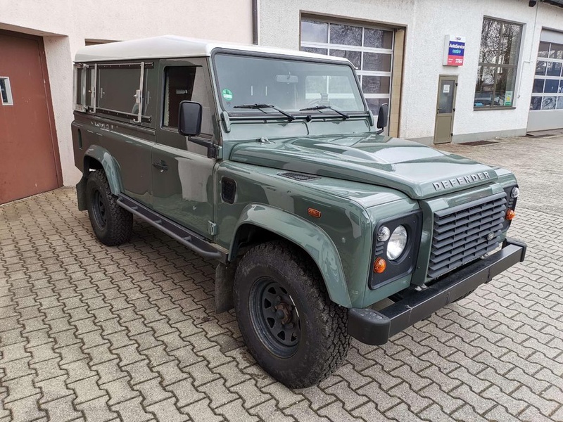 Land Rover Defender