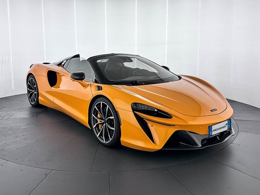 McLaren Artura 2024