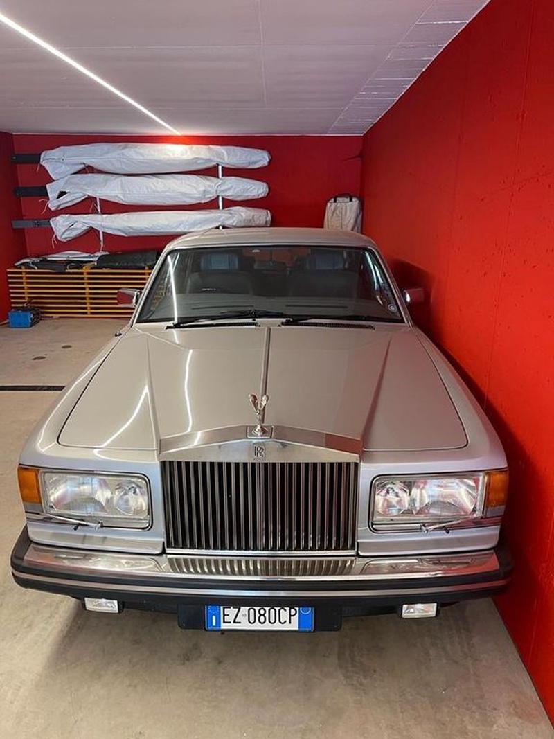 Rolls-Royce Silver Spirit