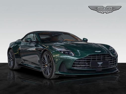 Aston Martin DB12 2025