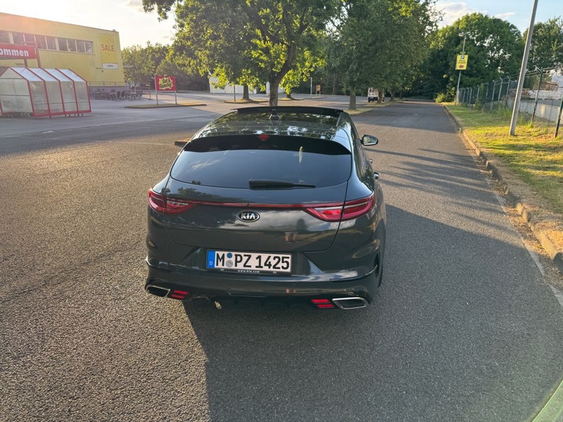 Kia pro cee'd / ProCeed