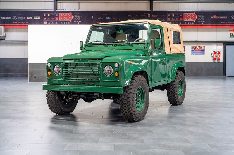 Land Rover Defender