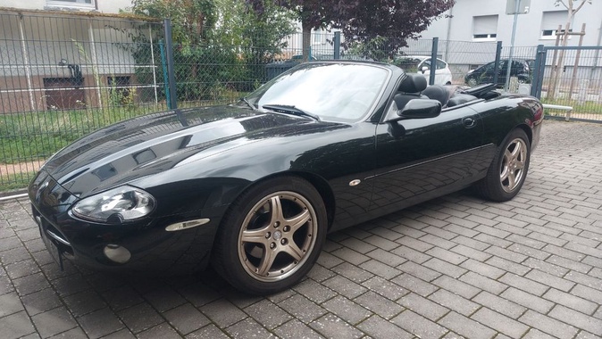 Jaguar XK8 2001