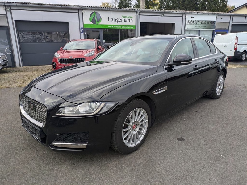 Jaguar XF