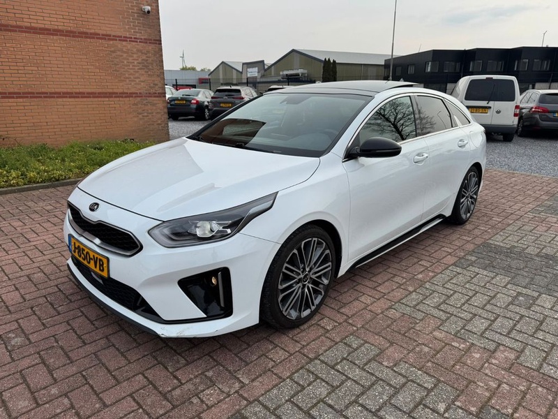 Kia pro cee'd / ProCeed