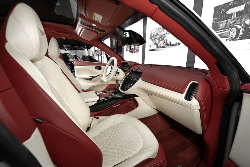 Aston Martin DBX