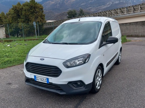Ford Transit Courier 2021