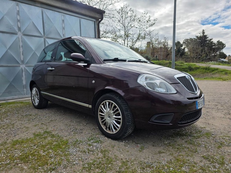 Lancia Ypsilon