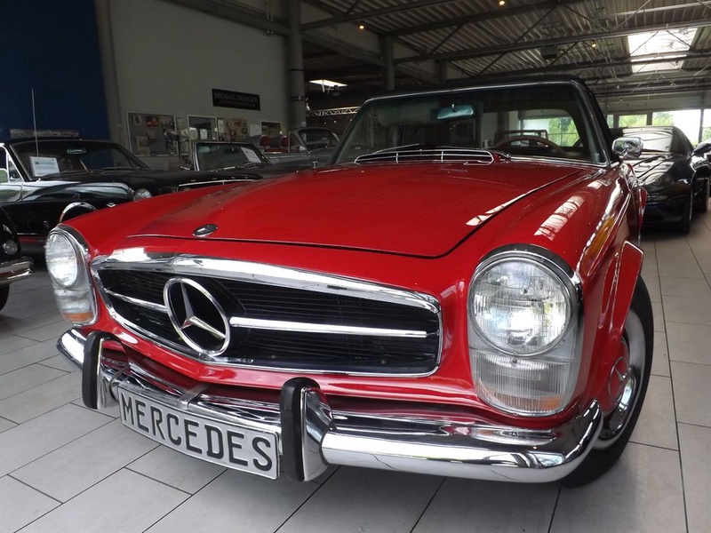 Mercedes-Benz 230