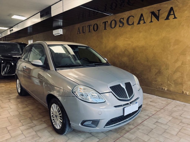 Lancia Ypsilon