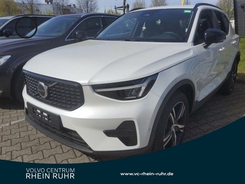 Volvo XC40 2025
