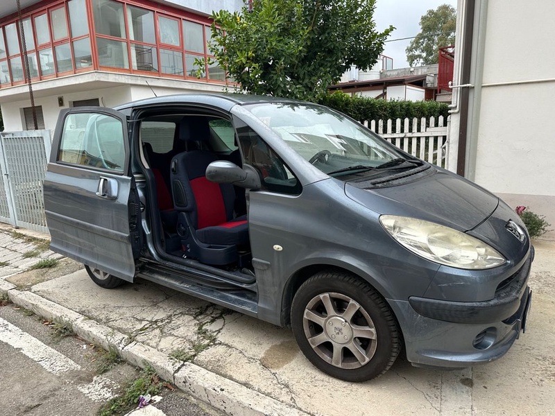 Peugeot 1007