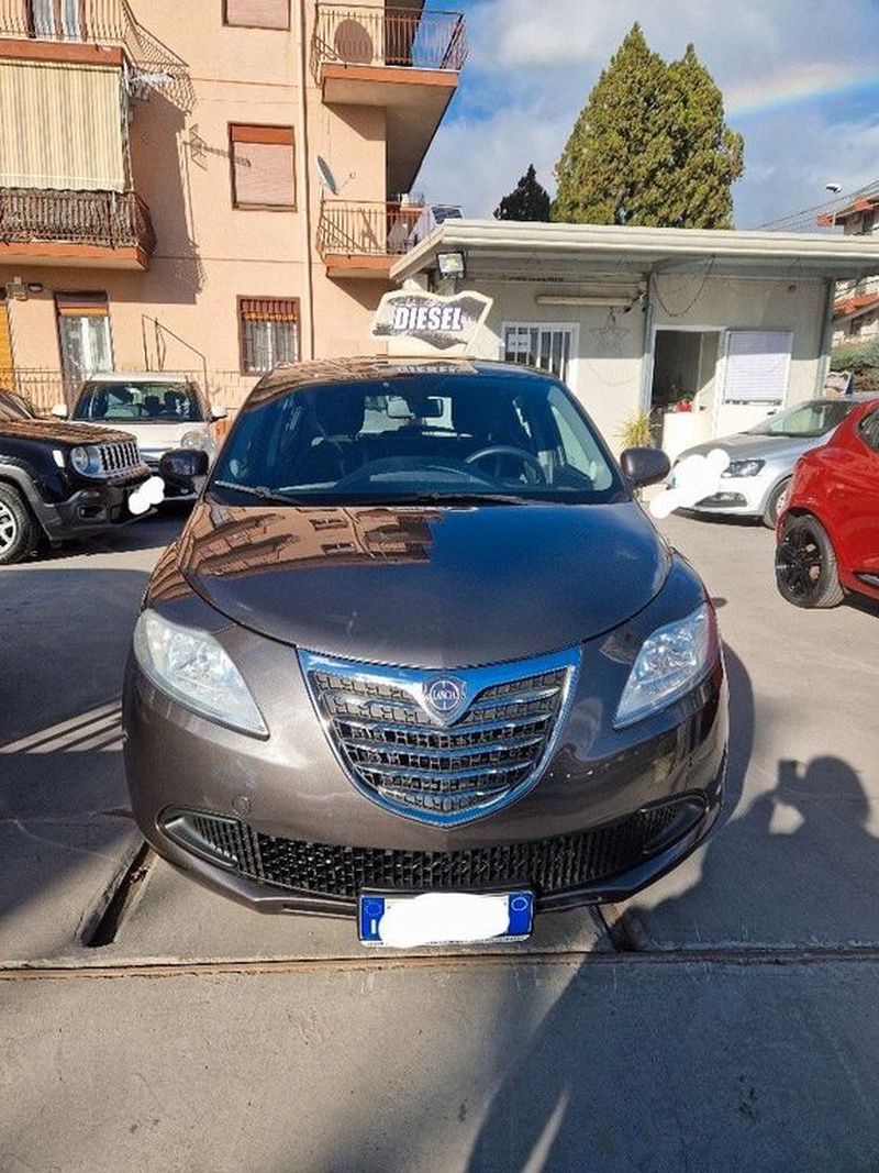 Lancia Ypsilon