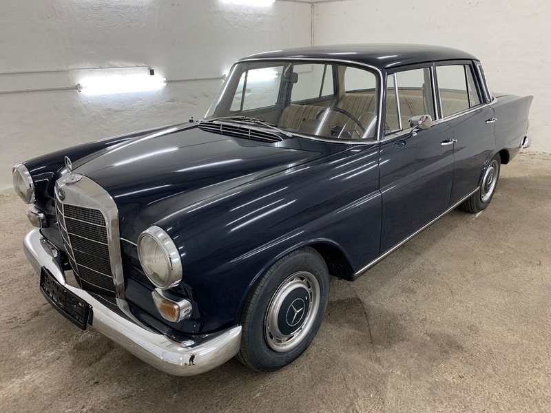 Mercedes-Benz 200