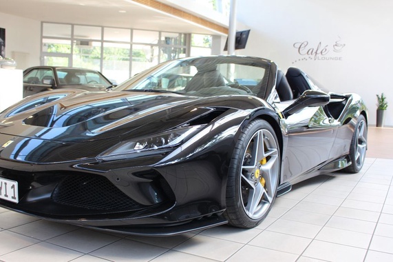 Ferrari F8 2022