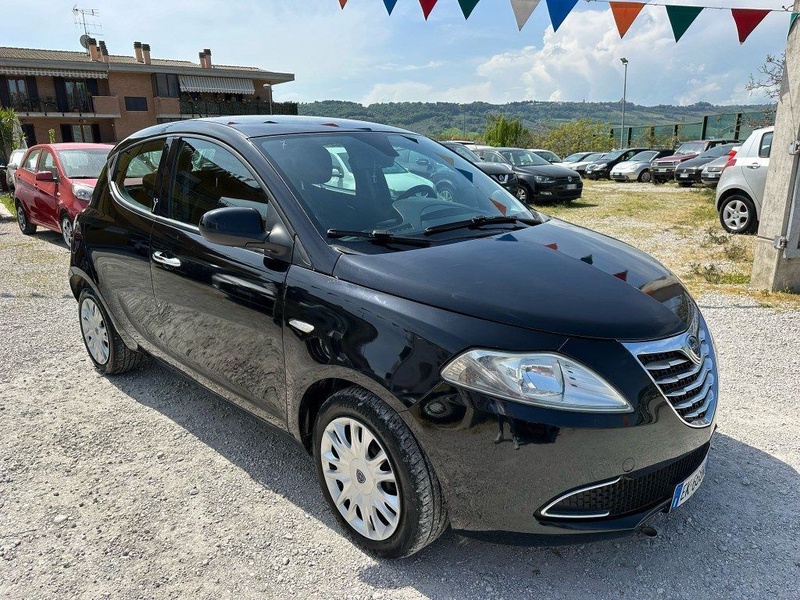 Lancia Ypsilon