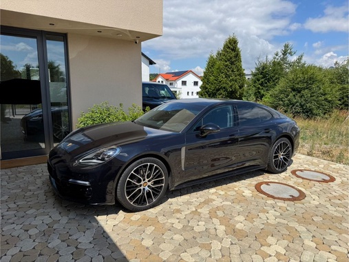 Porsche Panamera 2023