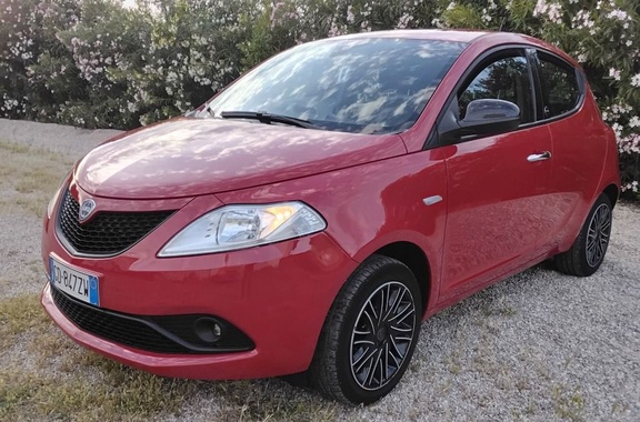 Lancia Ypsilon 2021