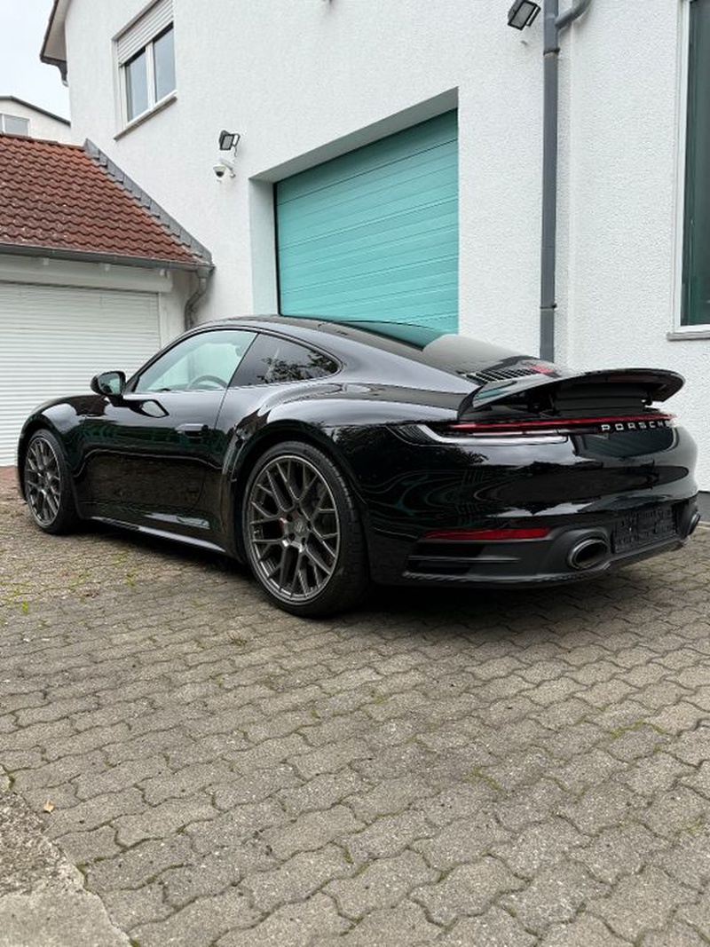 Porsche 992