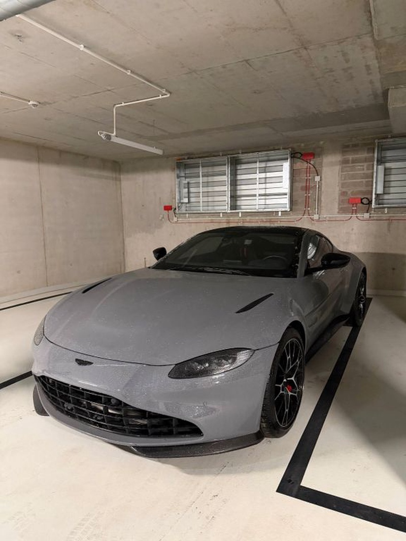 Aston Martin Vantage