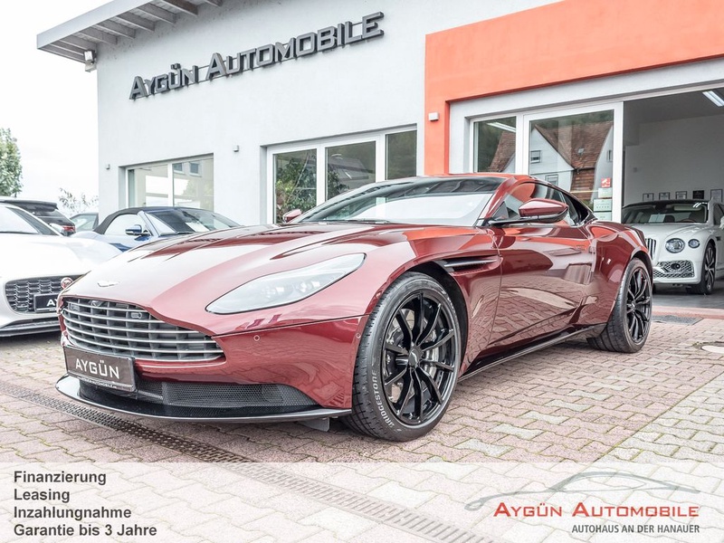Aston Martin DB11