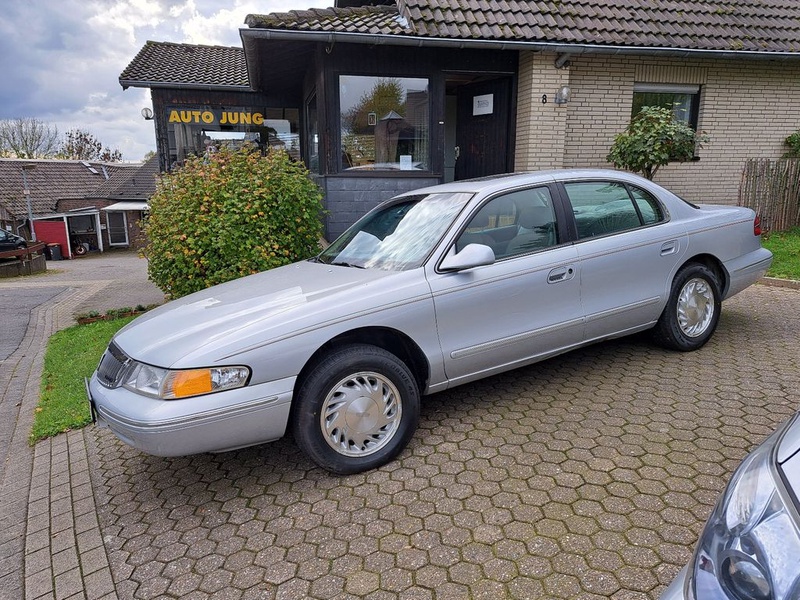 Lincoln Continental
