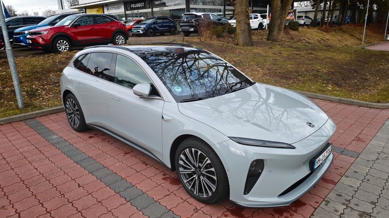 NIO ET5