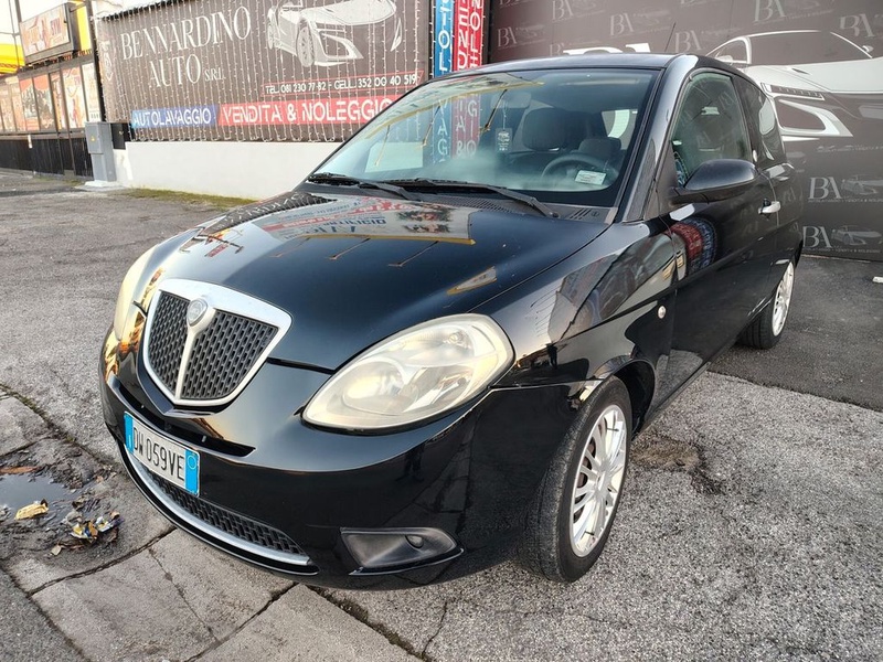 Lancia Ypsilon