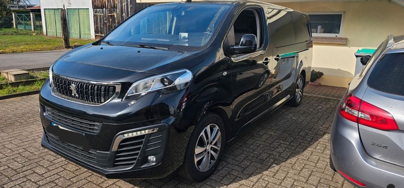 Peugeot Traveller 2021