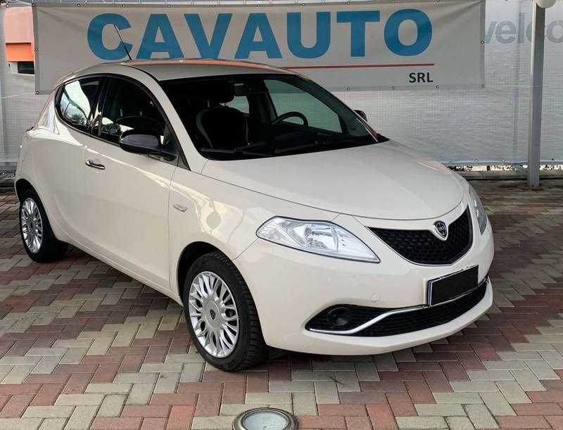 Lancia Ypsilon