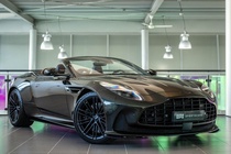Aston Martin DB12 2024