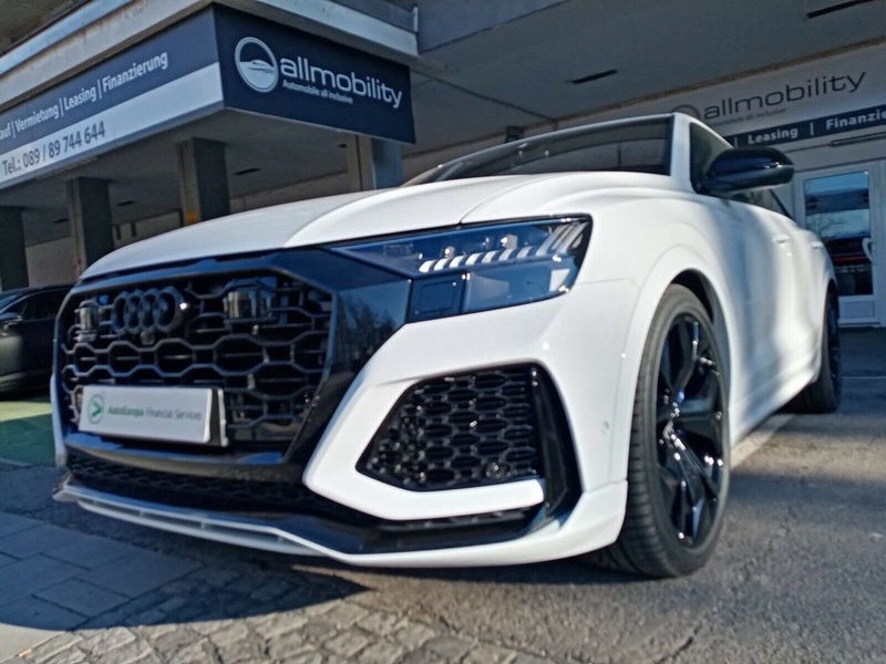 Audi RSQ8