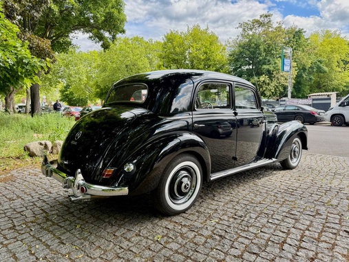 Mercedes-Benz 220 1951