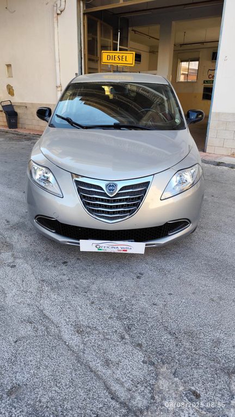Lancia Ypsilon