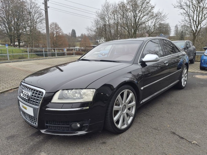 Audi S8