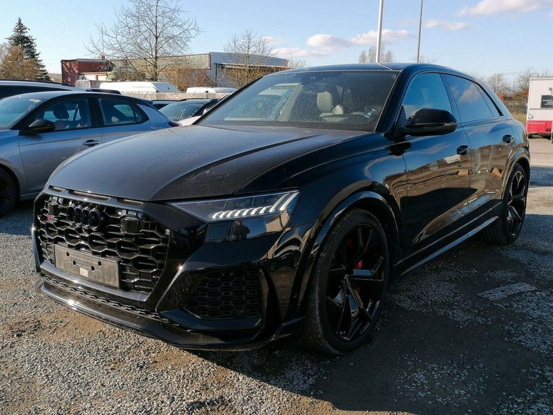 Audi RSQ8