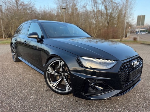 Audi RS4 2022