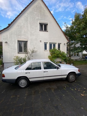 Mercedes-Benz 230 1988