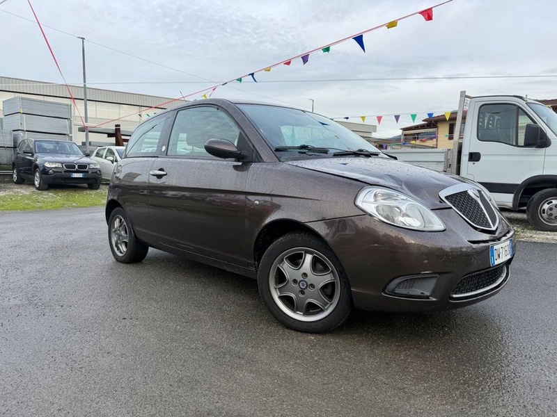 Lancia Ypsilon