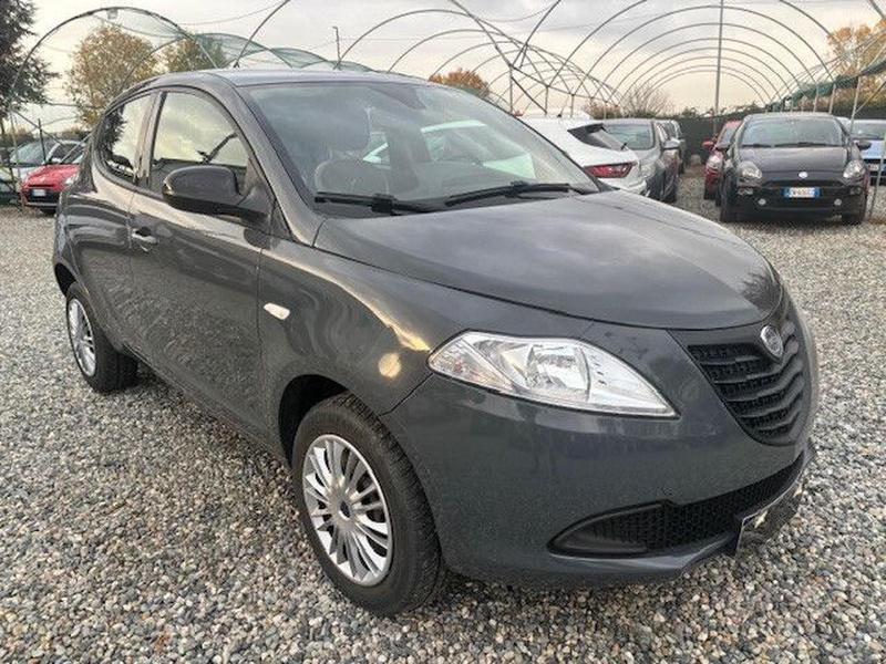 Lancia Ypsilon