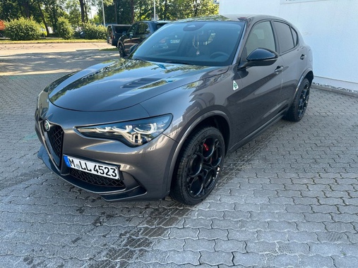 Alfa Romeo Stelvio 2025