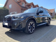 BMW iX3 2025