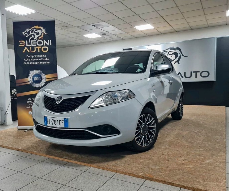 Lancia Ypsilon