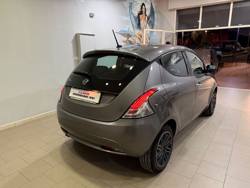 Lancia Ypsilon