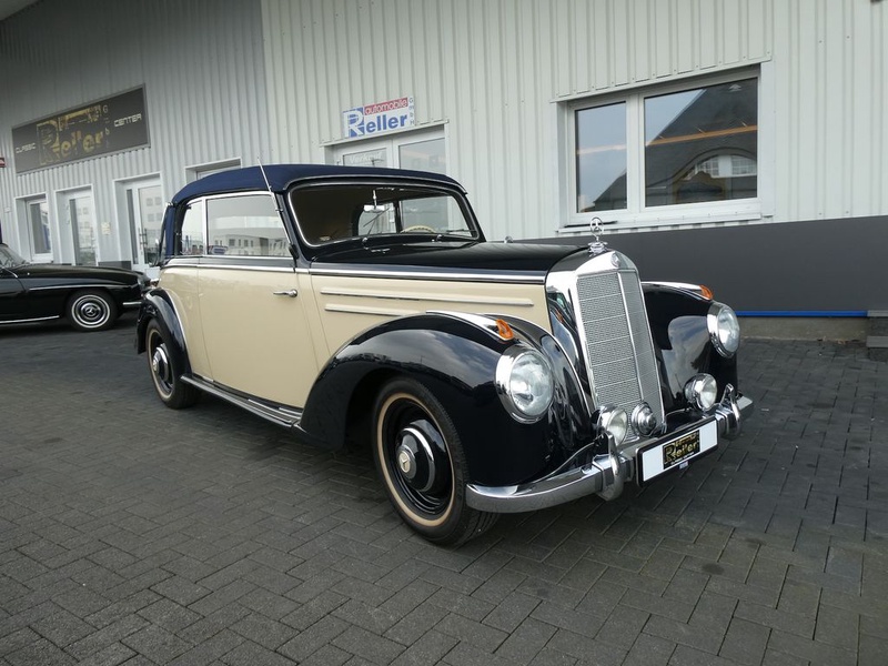 Mercedes-Benz 220