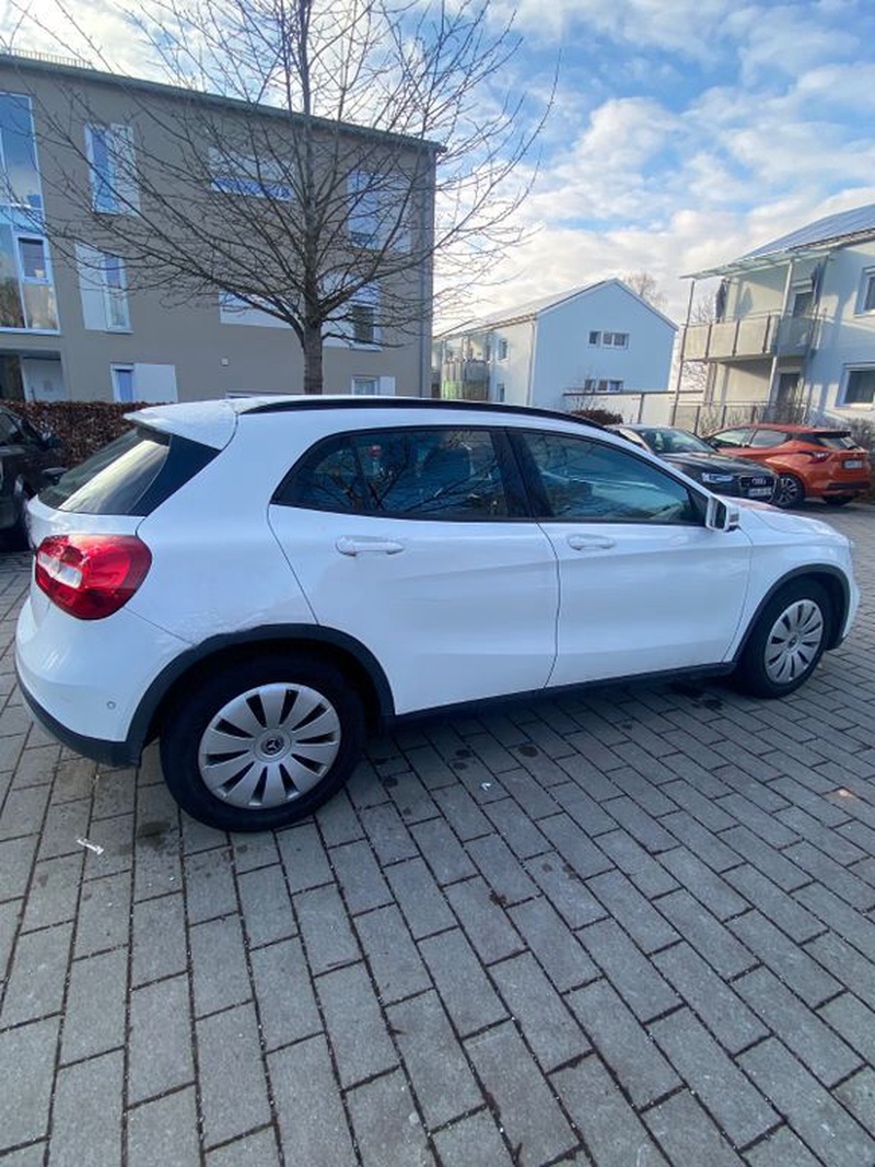 Mercedes-Benz GLA-Class