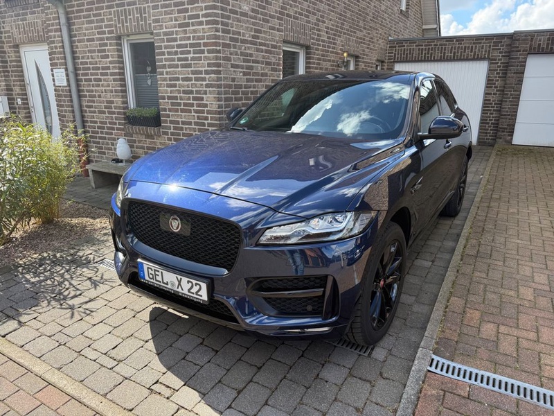 Jaguar F-Pace